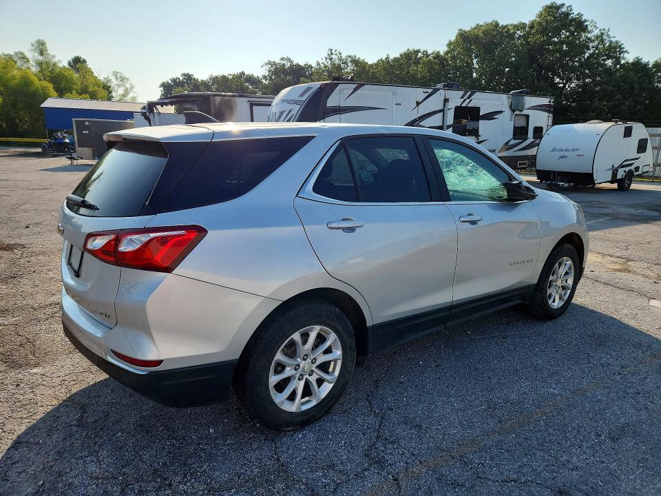 Photo 3 from auction – 2021 CHEVROLET EQUINOX with VIN 3GNAXUEV6MS133699