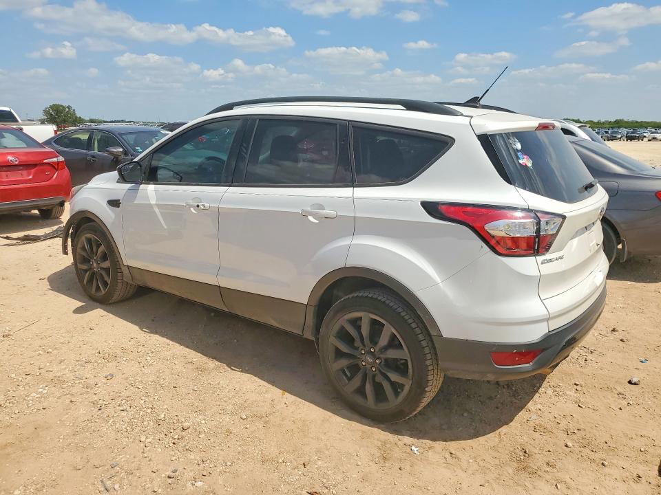 Photo 2 from auction – 2019 FORD ESCAPE with VIN 1FMCU0GD6KUA53674