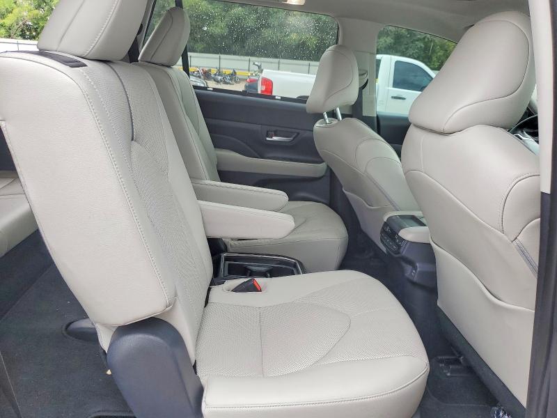 Photo 11 from auction – 2024 TOYOTA GRAND HIGHLANDER with VIN 5TDAAAB52RS044382