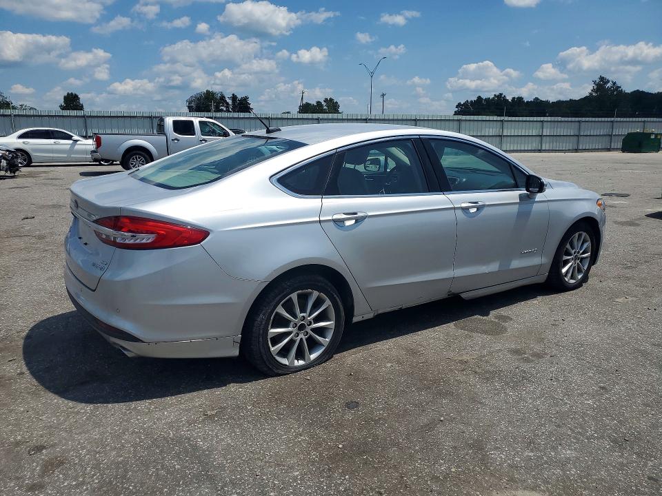 Photo 3 from auction – 2017 FORD FUSION with VIN 3FA6P0LU0HR108088