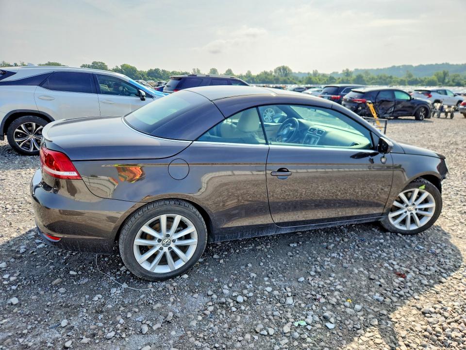 Photo 3 from auction – 2015 VOLKSWAGEN EOS with VIN WVWBW8AH4FV000136