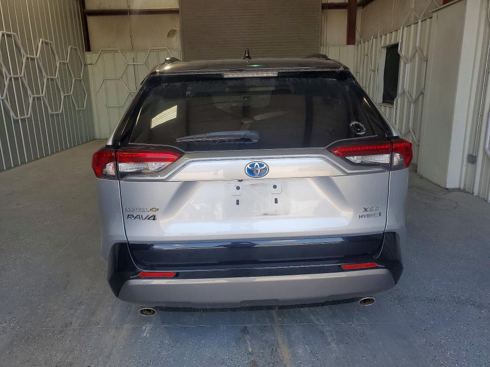 Photo 6 from auction – 2019 TOYOTA RAV4 with VIN 2T3EWRFV5KW015264