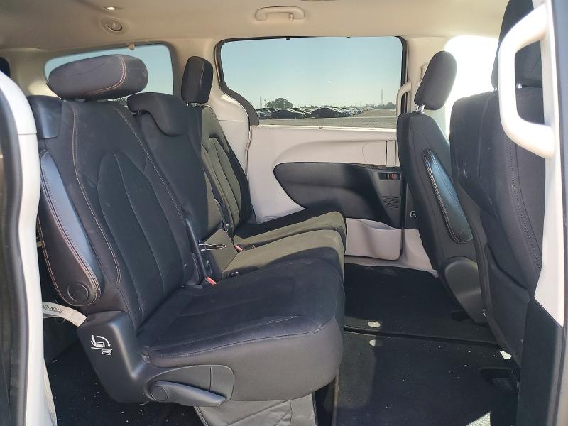 Photo 11 from auction – 2018 CHRYSLER PACIFICA with VIN 2C4RC1FG1JR292757