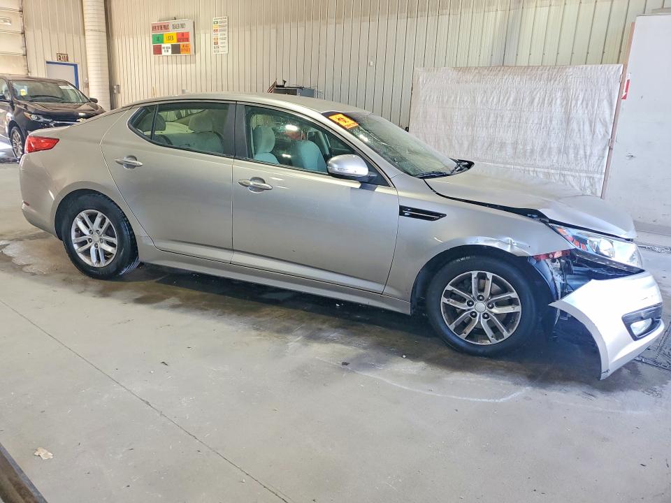 Photo 4 from auction – 2013 KIA OPTIMA with VIN KNAGM4A73D5442041