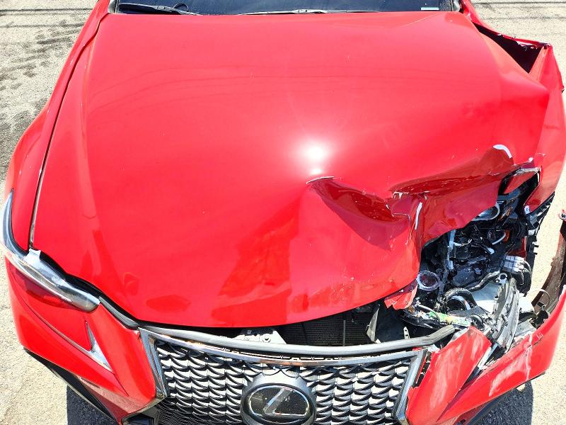 Photo 11 from auction – 2017 LEXUS IS with VIN JTHBA1D26H5044976