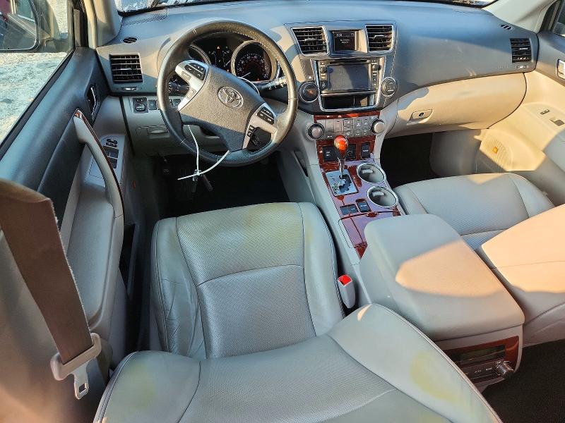 Photo 8 from auction – 2013 TOYOTA HIGHLANDER with VIN 5TDYK3EHXDS139570