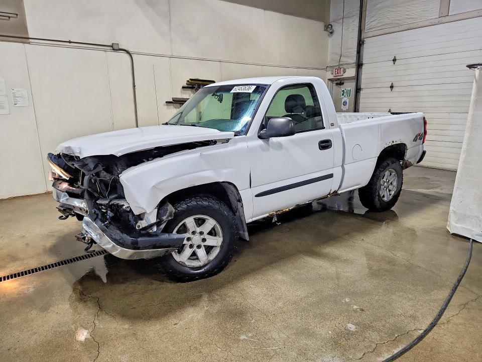 CHEVROLET SILVERADO 2005 with VIN 1GCEK14X75Z282055 - Photo from auction