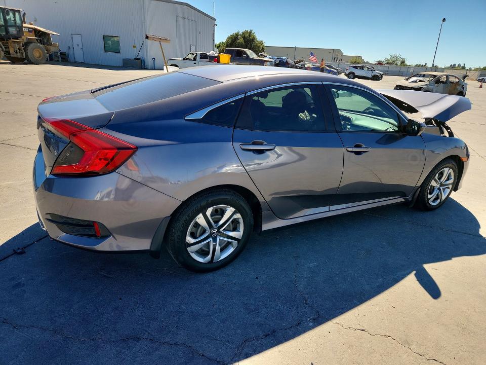 Photo 3 from auction – 2018 HONDA CIVIC with VIN 2HGFC2F52JH584576