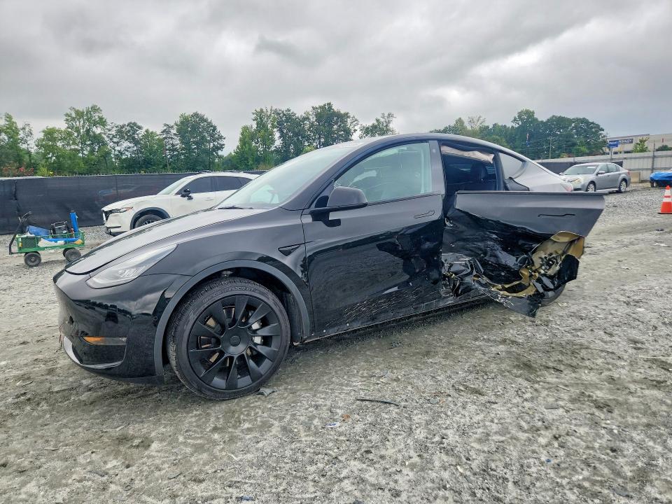 TESLA MODEL Y 2021 with VIN 5YJYGDEE2MF278139 - Photo from auction