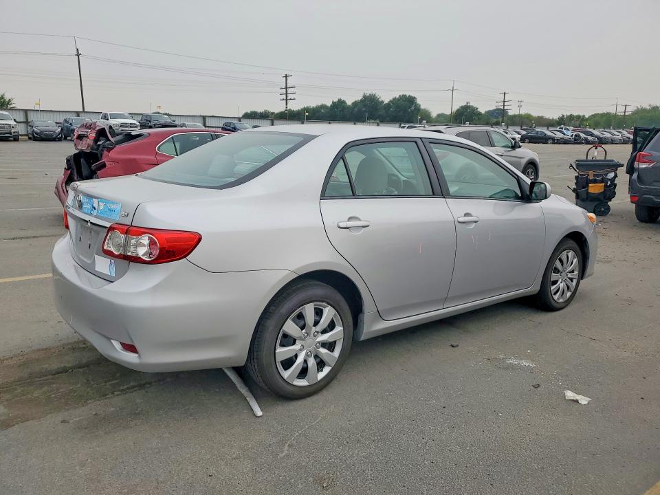 Photo 3 from auction – 2012 TOYOTA COROLLA with VIN 2T1BU4EE0CC826401