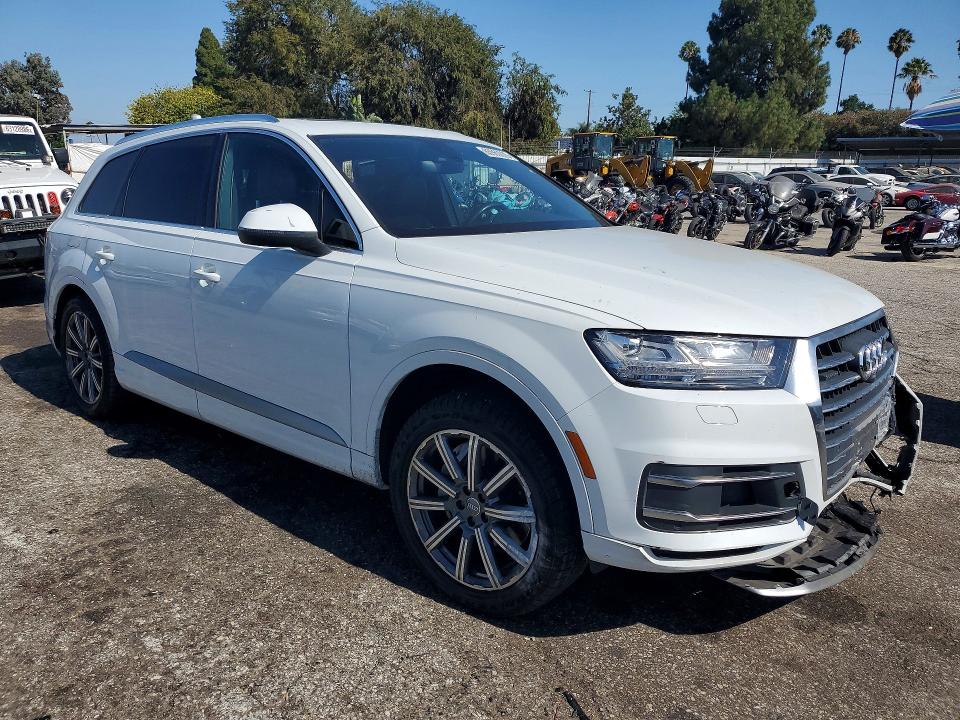 Фото 4 с аукциона – 2018 AUDI Q7 с VIN WA1LAAF74JD000253