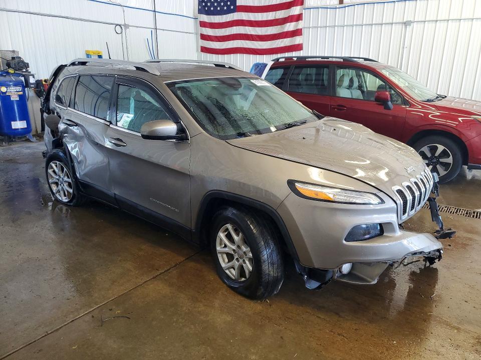 Фото 4 с аукциона – 2016 JEEP CHEROKEE с VIN 1C4PJMCS2GW253845