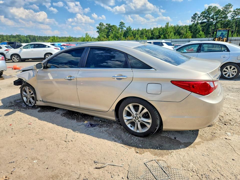 Photo 2 from auction – 2011 HYUNDAI SONATA with VIN 5NPEC4AC0BH138253