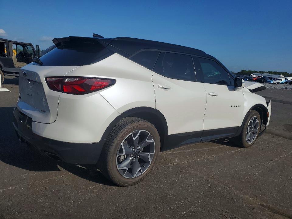 Photo 3 from auction – 2022 CHEVROLET BLAZER with VIN 3GNKBERS1NS185140
