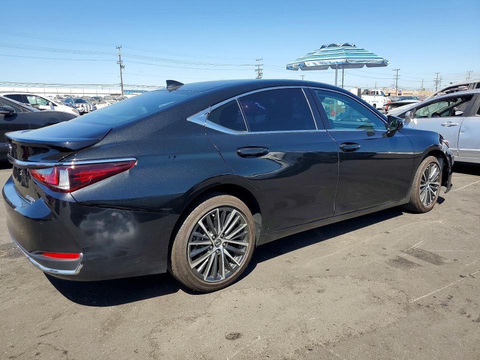 Photo 3 from auction – 2025 LEXUS ES 300H with VIN 58ADA1C13SU072061