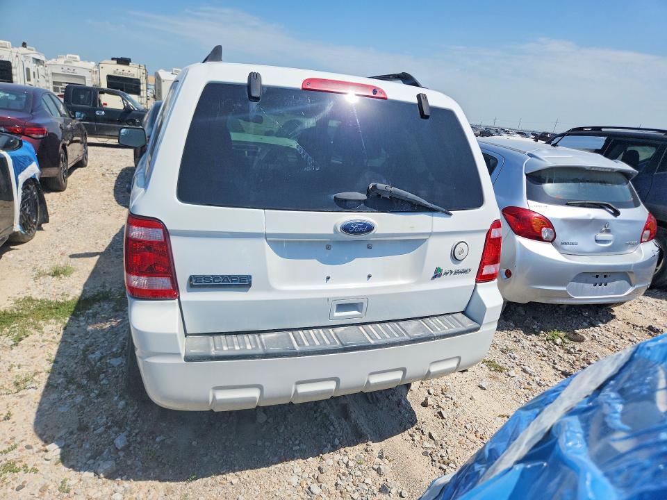 Photo 6 from auction – 2011 FORD ESCAPE with VIN 1FMCU5K33BKB48877