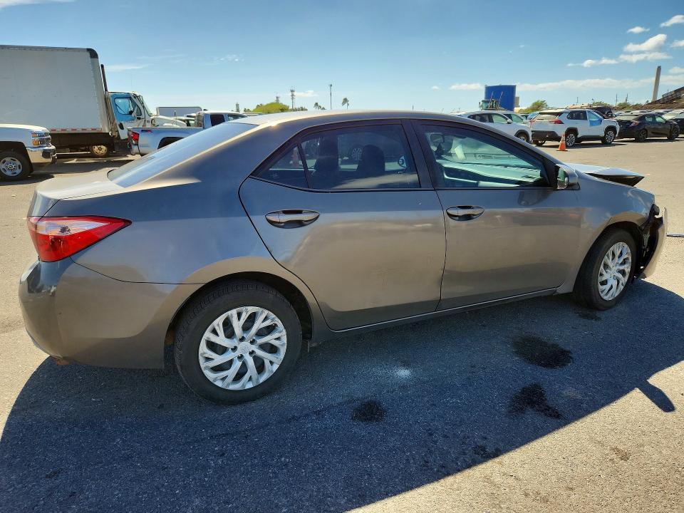 Photo 3 from auction – 2018 TOYOTA COROLLA with VIN 5YFBURHE7JP771645