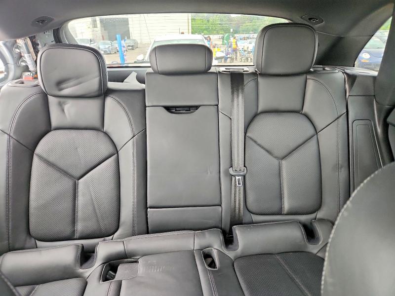Photo 10 from auction – 2019 PORSCHE MACAN with VIN WP1AB2A58KLB31830