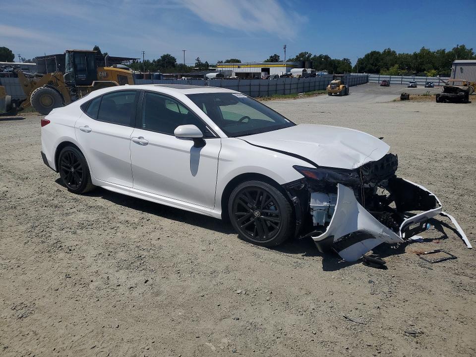 Photo 4 from auction – 2026 TOYOTA CAMRY with VIN 4T1DAACK2TU236191