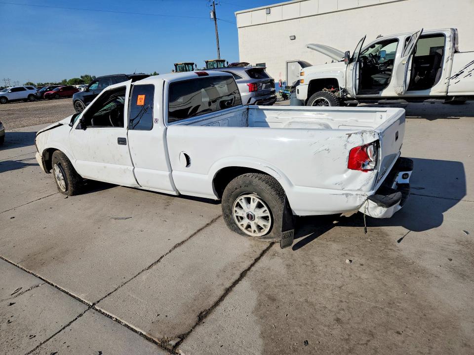 Photo 2 from auction – 2003 GMC SONOMA with VIN 1GTDT19X038217701