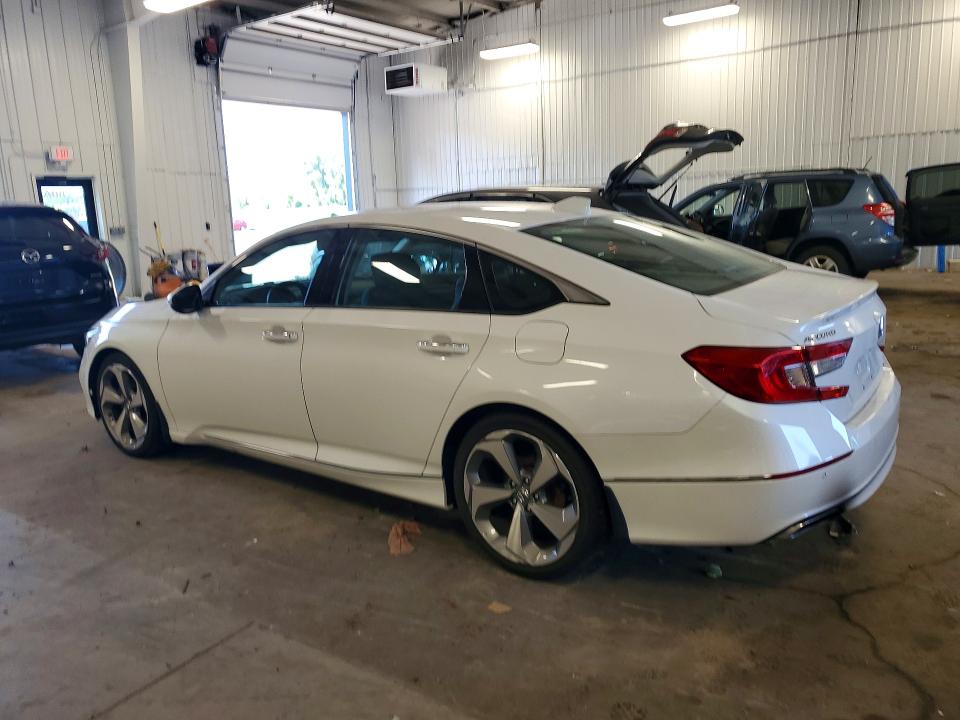 Photo 2 from auction – 2018 HONDA ACCORD with VIN 1HGCV1F98JA057943