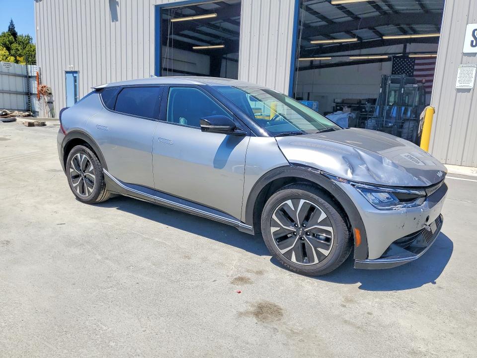 Photo 4 from auction – 2023 KIA EV6 with VIN KNDC34LA9P5150430