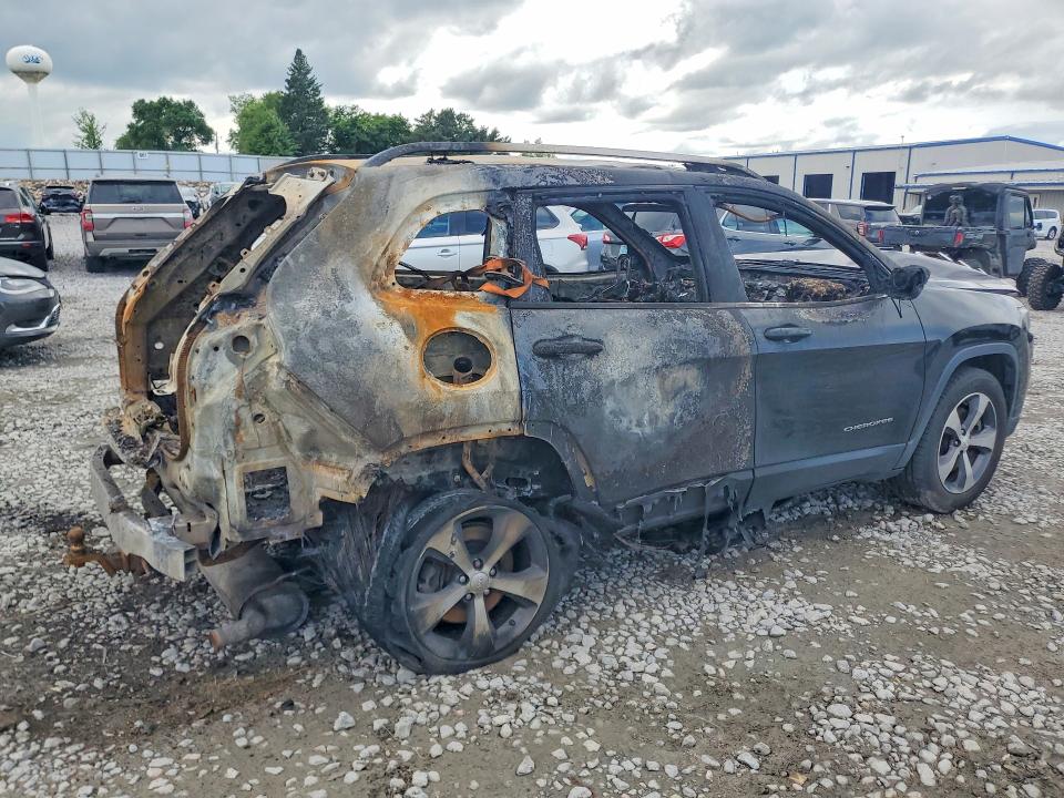 Photo 3 from auction – 2020 JEEP CHEROKEE with VIN 1C4PJMDN2LD545977