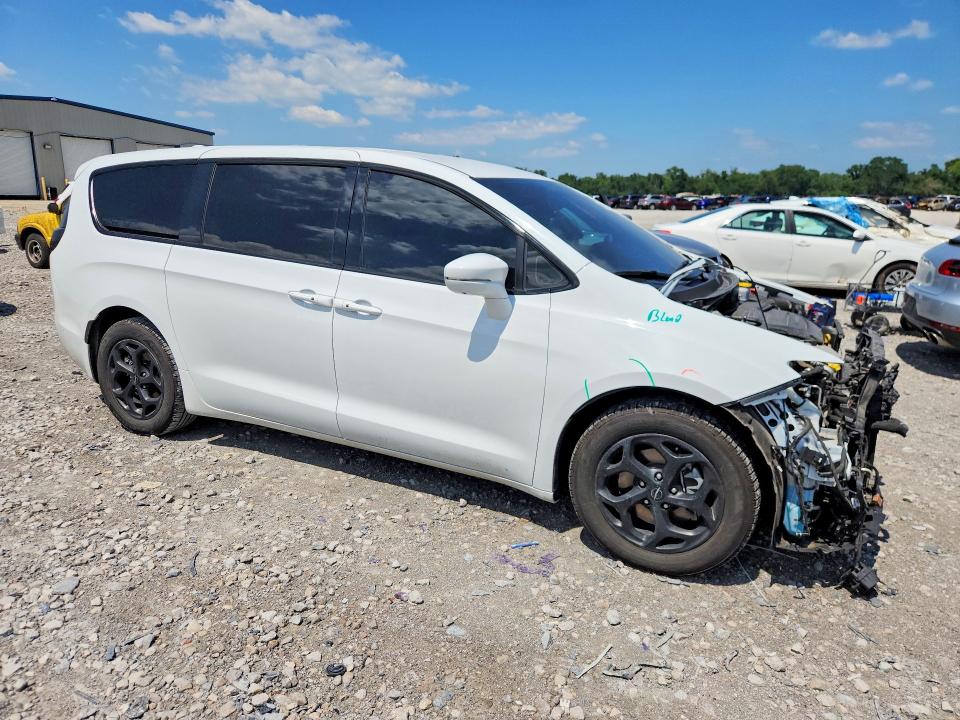 Photo 4 from auction – 2022 CHRYSLER PACIFICA with VIN 2C4RC1L7XNR199911