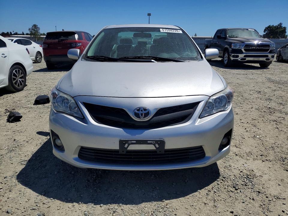 Photo 5 from auction – 2013 TOYOTA COROLLA with VIN 2T1BU4EE0DC980382