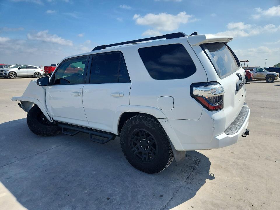 Photo 2 from auction – 2016 TOYOTA 4RUNNER with VIN JTEBU5JR2G5301837