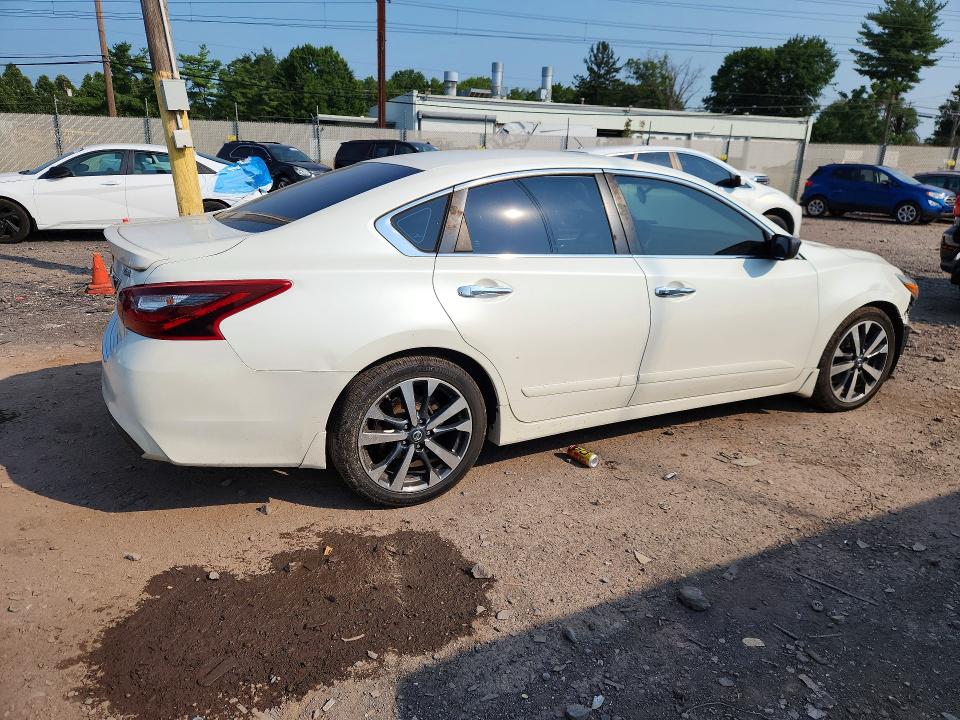 Photo 3 from auction – 2017 NISSAN ALTIMA with VIN 1N4AL3AP5HC116190