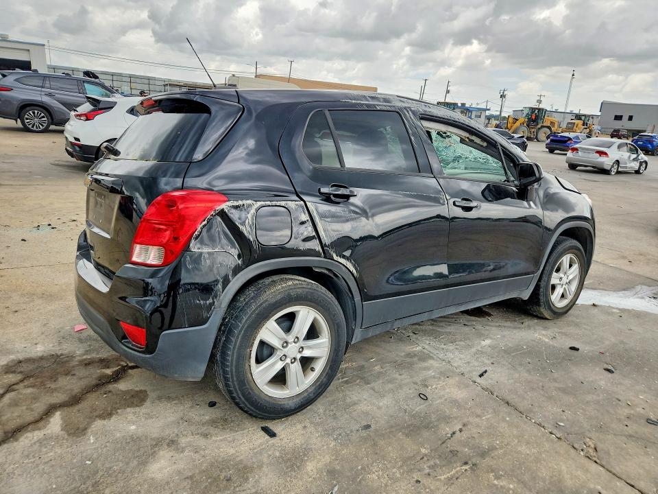 Photo 3 from auction – 2020 CHEVROLET TRAX with VIN 3GNCJKSB3LL125576