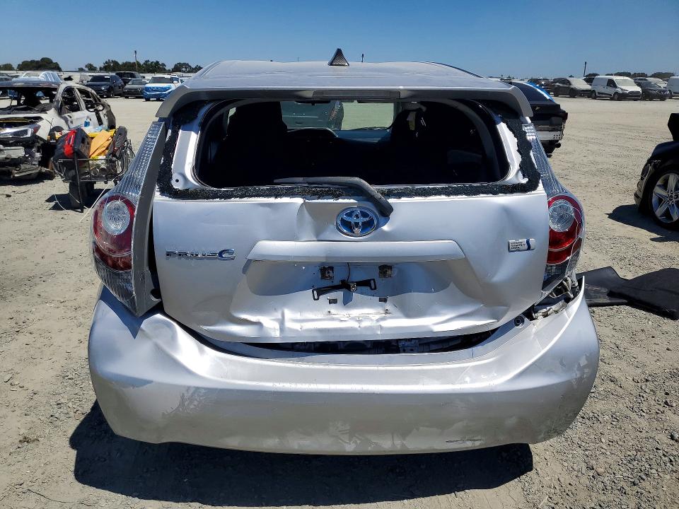 Photo 6 from auction – 2014 TOYOTA PRIUS C with VIN JTDKDTB39E1559604
