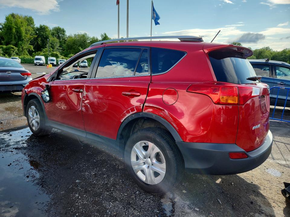 Foto 2 de la subasta – 2015 TOYOTA RAV4 con VIN 2T3BFREV6FW245874