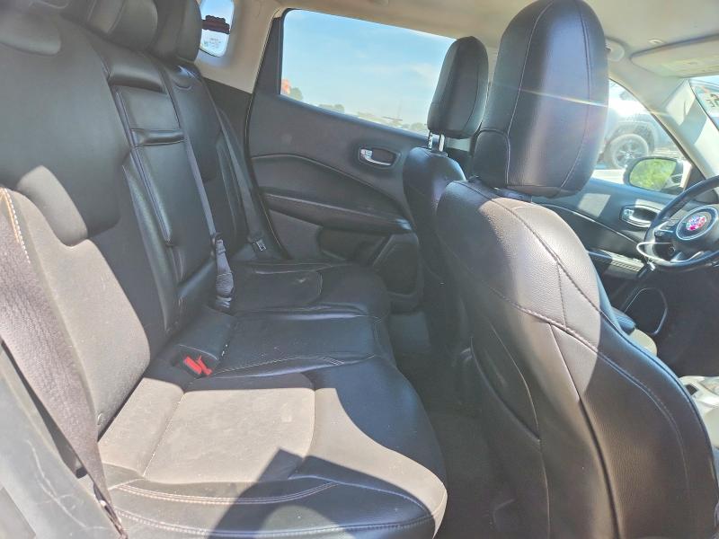 Photo 11 from auction – 2018 JEEP COMPASS with VIN 3C4NJDBB6JT373508