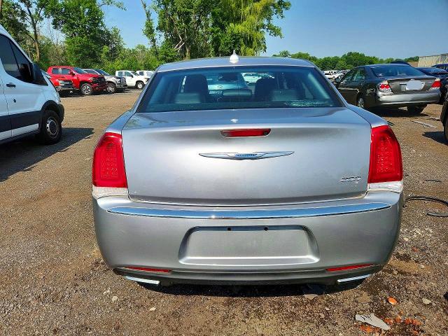 Photo 6 from auction – 2015 CHRYSLER 300 with VIN 2C3CCAAG6FH930371