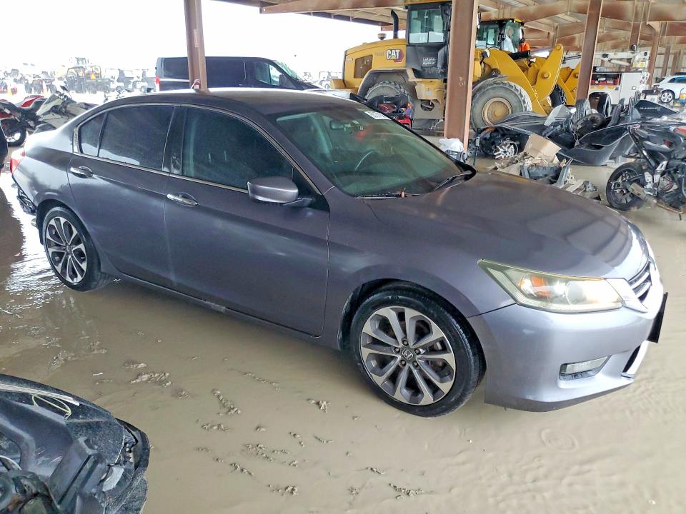 Photo 4 from auction – 2015 HONDA ACCORD with VIN 1HGCR2F51FA007481