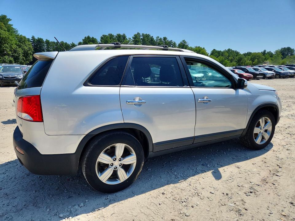 Photo 3 from auction – 2012 KIA SORENTO with VIN 5XYKU3A68CG307349