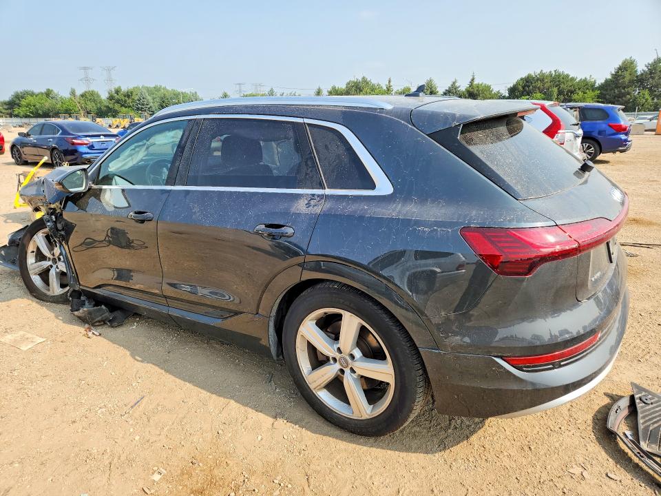 Photo 2 from auction – 2019 AUDI E-TRON with VIN WA1VABGE4KB018762