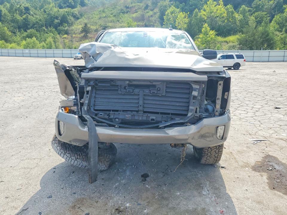 Photo 5 from auction – 2017 CHEVROLET SILVERADO with VIN 3GCUKREC4HG180108