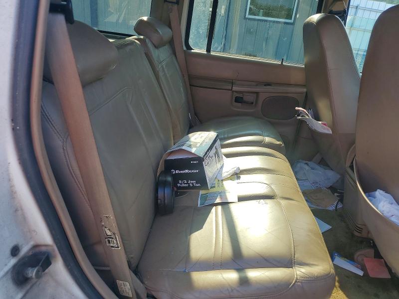 Фото 10 с аукциона – 2000 FORD EXPLORER с VIN 1FMZU74E4YZC27902