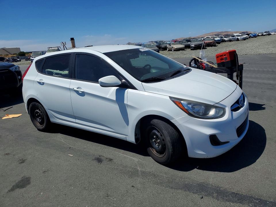 Photo 4 from auction – 2013 HYUNDAI ACCENT with VIN KMHCT5AE2DU138189