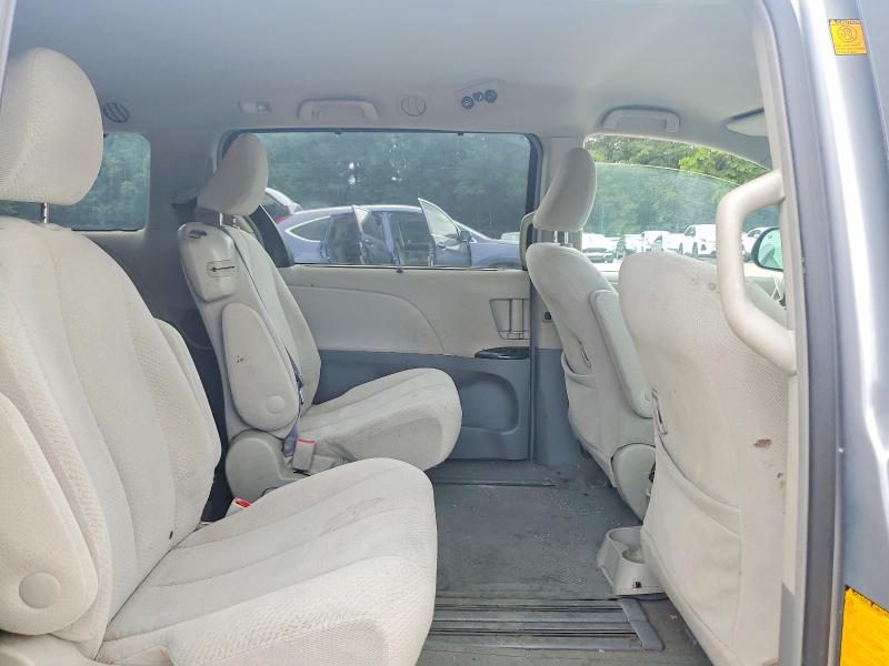 Photo 11 from auction – 2011 TOYOTA SIENNA with VIN 5TDKK3DCXBS104987