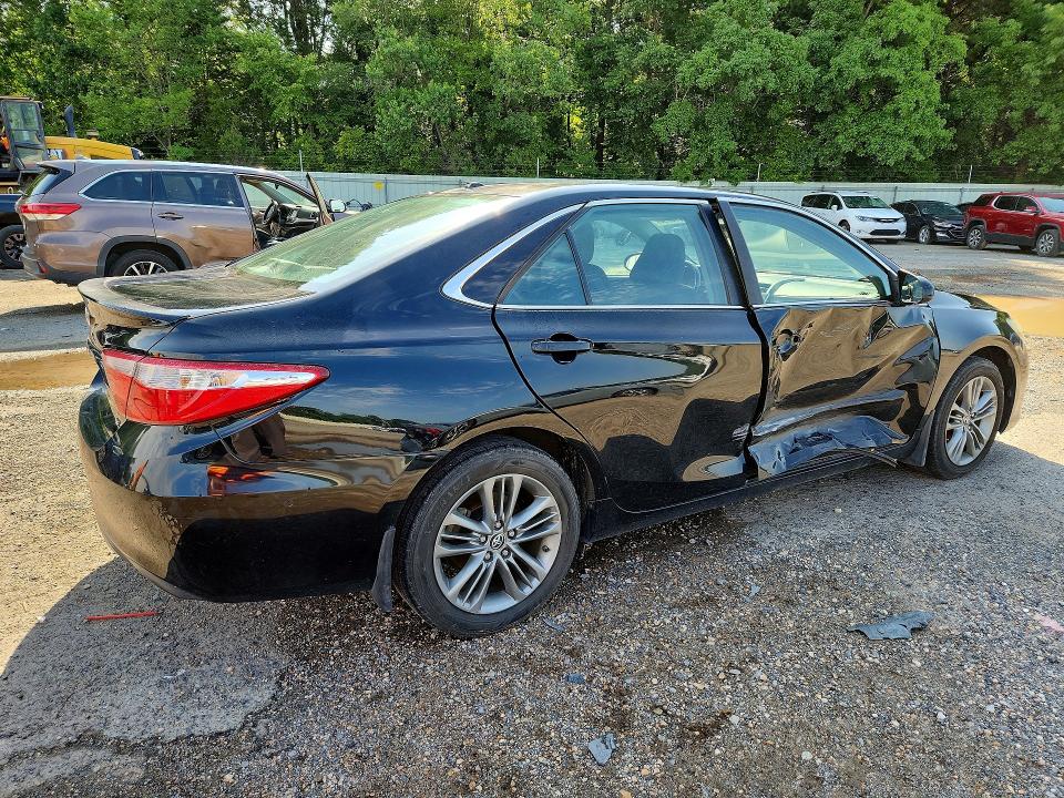 Снимка 3 от търг – 2015 TOYOTA CAMRY с VIN 4T1BF1FK1FU498020
