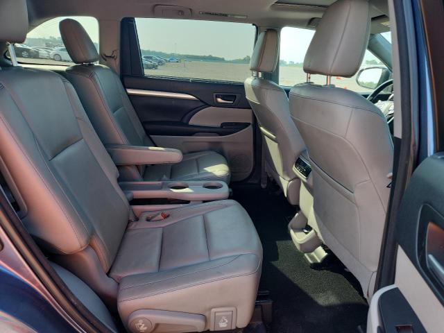 Photo 11 from auction – 2017 TOYOTA HIGHLANDER with VIN 5TDKZRFH4HS524082