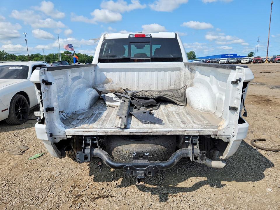 Photo 6 from auction – 2024 RAM 1500 with VIN 1C6RREBG9RN164360