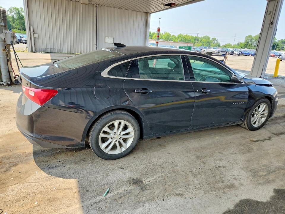 Photo 3 from auction – 2017 CHEVROLET MALIBU with VIN 1G1ZE5ST9HF196521