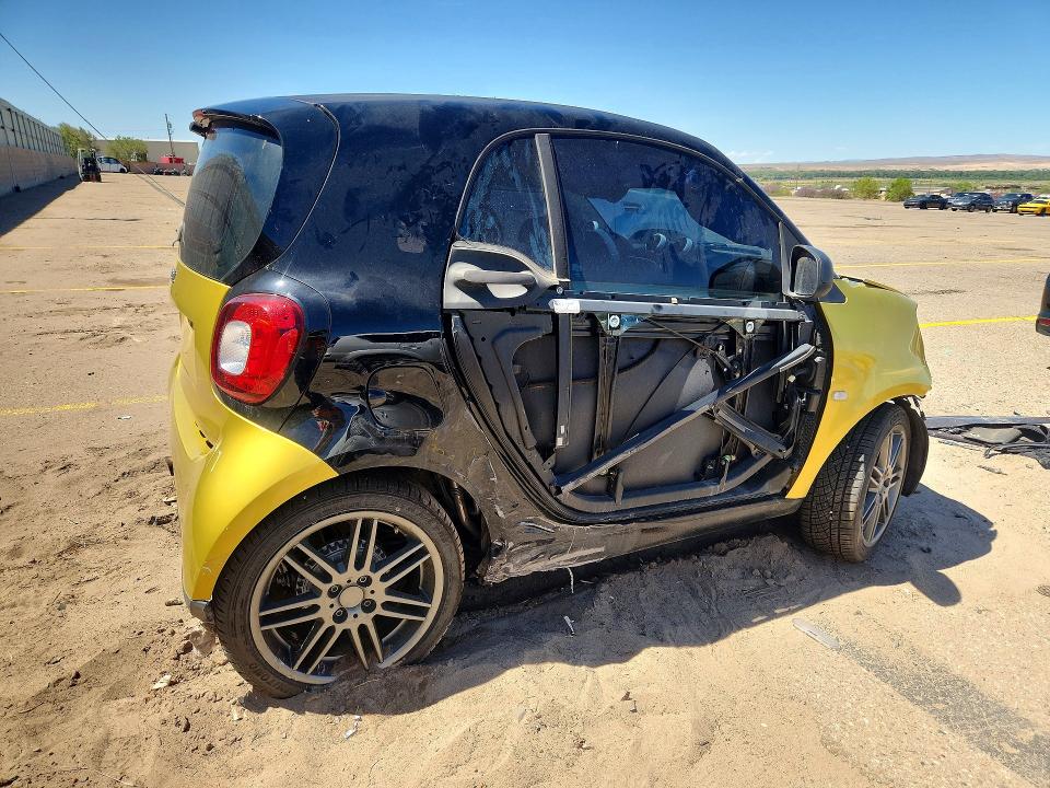 Photo 3 from auction – 2016 SMART FORTWO with VIN WMEFJ5DA7GK071929