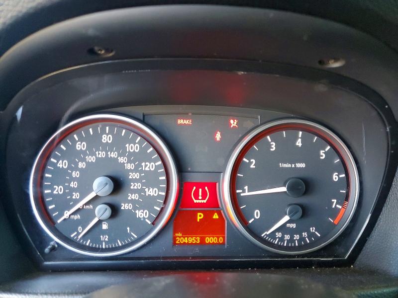 Photo 9 from auction – 2006 BMW 330 with VIN WBAVB33566PS13735