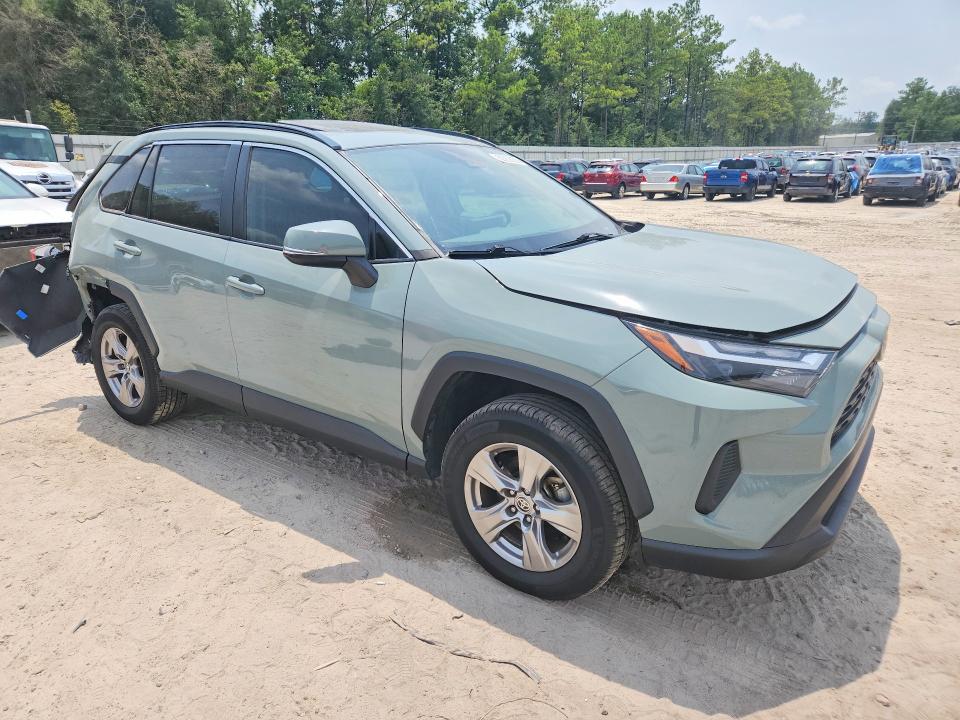 Photo 4 from auction – 2022 TOYOTA RAV4 with VIN 2T3W1RFV5NW233597
